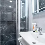 New At Exlusive Location Apartamento