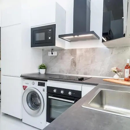 New At Exlusive Location *